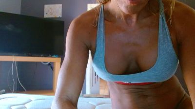 cari_guerrera — 在 cam4 直播的网络摄像头模特