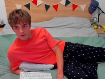 lanny_fandi — 在 chaturbate 直播的网络摄像头模特