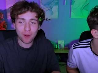 travis-wolf — 在 camsoda 直播的网络摄像头模特