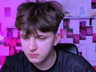 travis-wolf — 在 camsoda 直播的网络摄像头模特