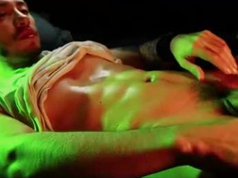 hotlatinking — Chaturbate stream photo (Apr 2026)