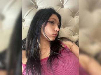 LuckyStar — 在 bongacams 直播的网络摄像头模特