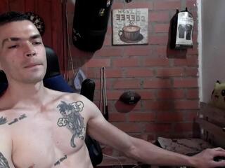 Alex Devegas — 在 flirt4free 直播的网络摄像头模特