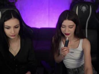 kira0541 — 在 chaturbate 直播的网络摄像头模特