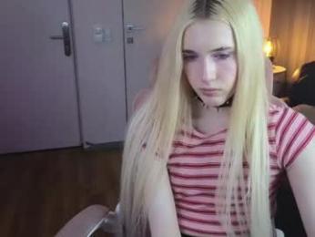 crystaltempt_ — 在 chaturbate 直播的网络摄像头模特