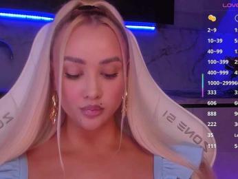 In-your-fucking-mind — 在 bongacams 直播的网络摄像头模特