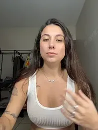 Carolini09 — 在 stripchat 直播的网络摄像头模特