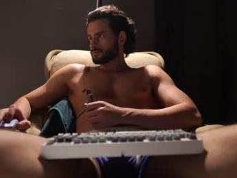 double_luckystrike — Chaturbate stream photo (Mar 2026)