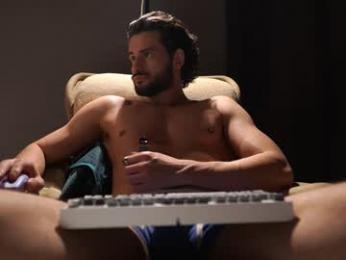 double_luckystrike — Chaturbate stream photo (Mar 2026)