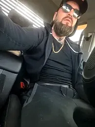 Beardedtattood — 在 stripchat 直播的网络摄像头模特