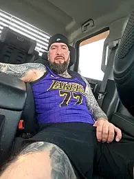 Beardedtattood — 在 stripchat 直播的网络摄像头模特