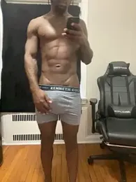 MandingoMoney — 在 stripchat 直播的网络摄像头模特