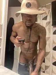 MandingoMoney — 在 stripchat 直播的网络摄像头模特