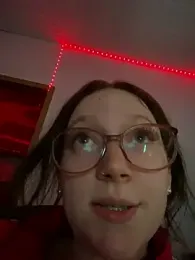 YoungLisaa18 — stripchat