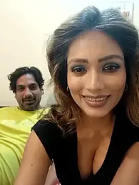 zoyarathore — 在 stripchat 直播的网络摄像头模特