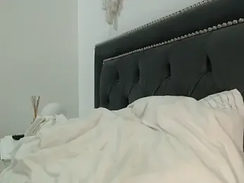 ps5pr — 在 stripchat 直播的网络摄像头模特