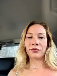 LavenderHot — 在 stripchat 直播的网络摄像头模特