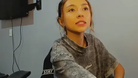 brisazanes — Stripchat stream photo (May 2026)