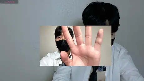 min9811 — 在 stripchat 直播的网络摄像头模特