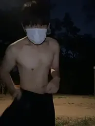 min9811 — 在 stripchat 直播的网络摄像头模特