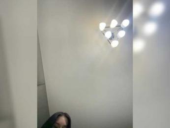 BabyDarii — 在 bongacams 直播的网络摄像头模特