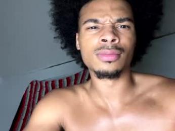 cumhere999 — 在 chaturbate 直播的网络摄像头模特