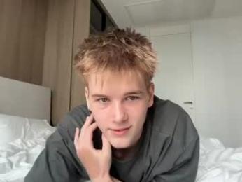 juanswaga — 在 chaturbate 直播的网络摄像头模特