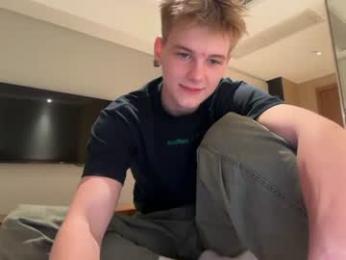 juanswaga — 在 chaturbate 直播的网络摄像头模特