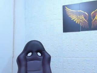 Aaron Velour — 在 flirt4free 直播的网络摄像头模特