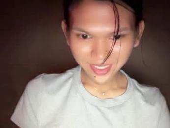 esilchan — 在 chaturbate 直播的网络摄像头模特