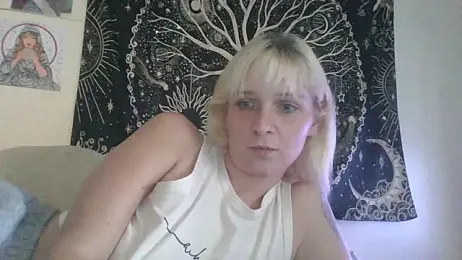 Louna1313 — Stripchat stream photo (Sep 2026)