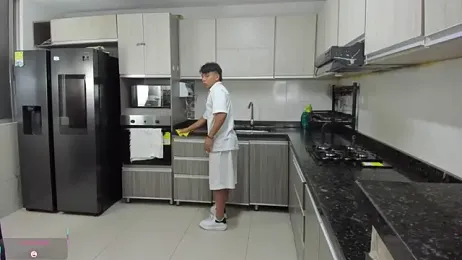 Voyeurism_guyss — 在 stripchat 直播的网络摄像头模特