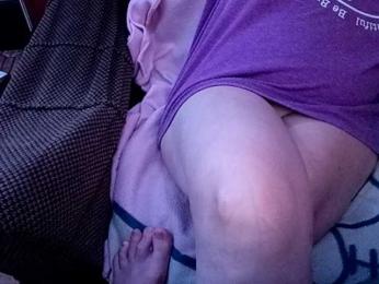 AlexaBaby989 — 在 bongacams 直播的网络摄像头模特