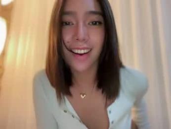 yowginethegreat — 在 chaturbate 直播的网络摄像头模特