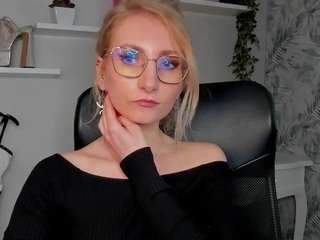 cinderellamoon — Camsoda stream photo (Mar 2026)