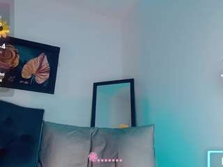 mayka-brunette01 — Camsoda stream photo (Mar 2026)