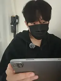 minggu_9811 — 在 stripchat 直播的网络摄像头模特