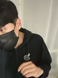 minggu_9811 — 在 stripchat 直播的网络摄像头模特