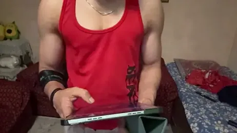 BadBoyBeast — 在 stripchat 直播的网络摄像头模特