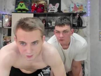 holiday_boys — 在 chaturbate 直播的网络摄像头模特