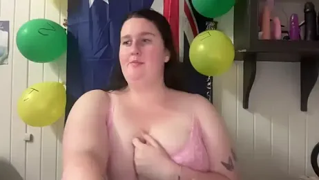 xopeachybaby — 在 stripchat 直播的网络摄像头模特