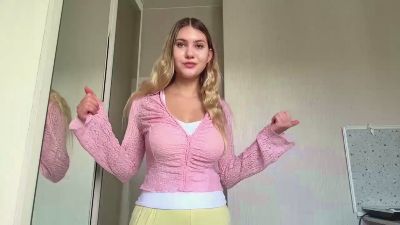 HalleyHinnen — Cam4 stream photo (Aug 2026)