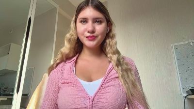 HalleyHinnen — Cam4 stream photo (Aug 2026)
