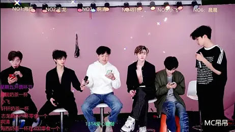 S-Lucky1 — 在 stripchat 直播的网络摄像头模特