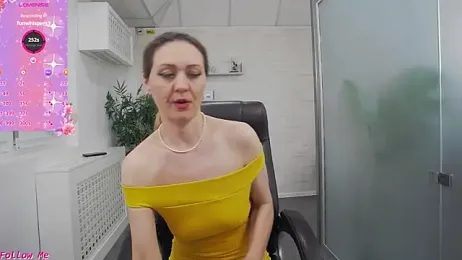 EllaMilf_ — Stripchat stream photo (May 2026)