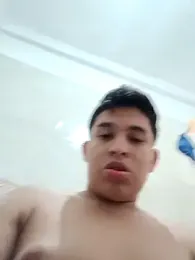 alee28728 — Stripchat stream photo (Apr 2026)