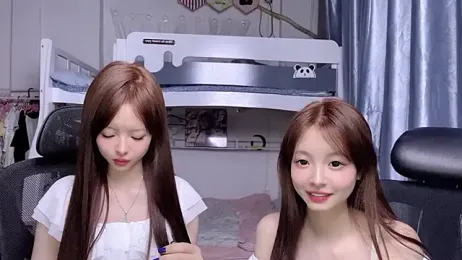 xiaoqiao-daqiao — Stripchat stream photo (May 2026)