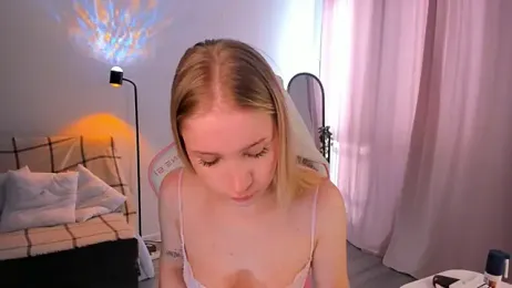 Eva_Davi — 在 stripchat 直播的网络摄像头模特
