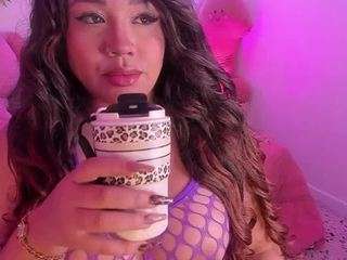 joycethompson — 在 camsoda 直播的网络摄像头模特
