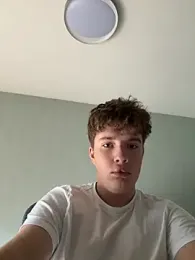 Linus2452 — Stripchat stream photo (Sep 2026)